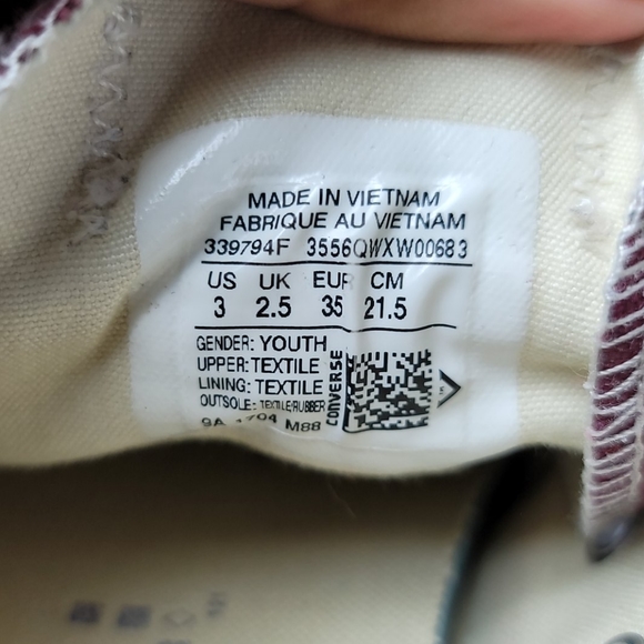 Converse Unisex Burgundy Classic Sneakers - Picture 9 of 9